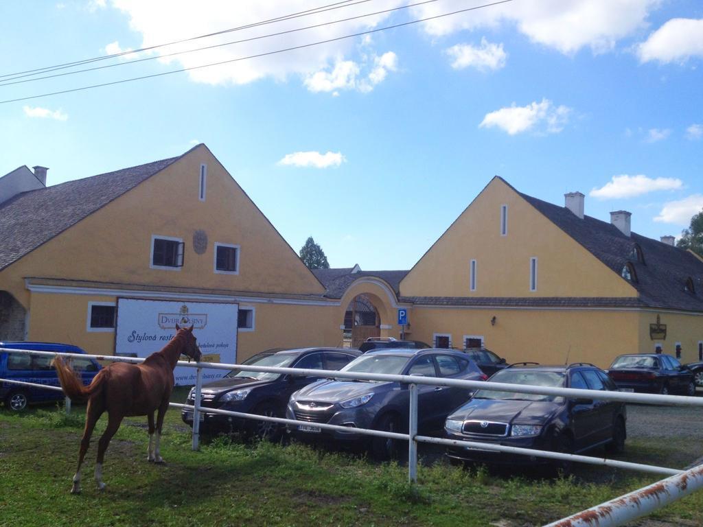 Dvur Olsiny -Hotel And Horse-Riding Karviná Exterior foto
